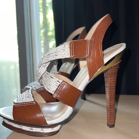 Charles Jourdan Sandal - Picture 4 of 9